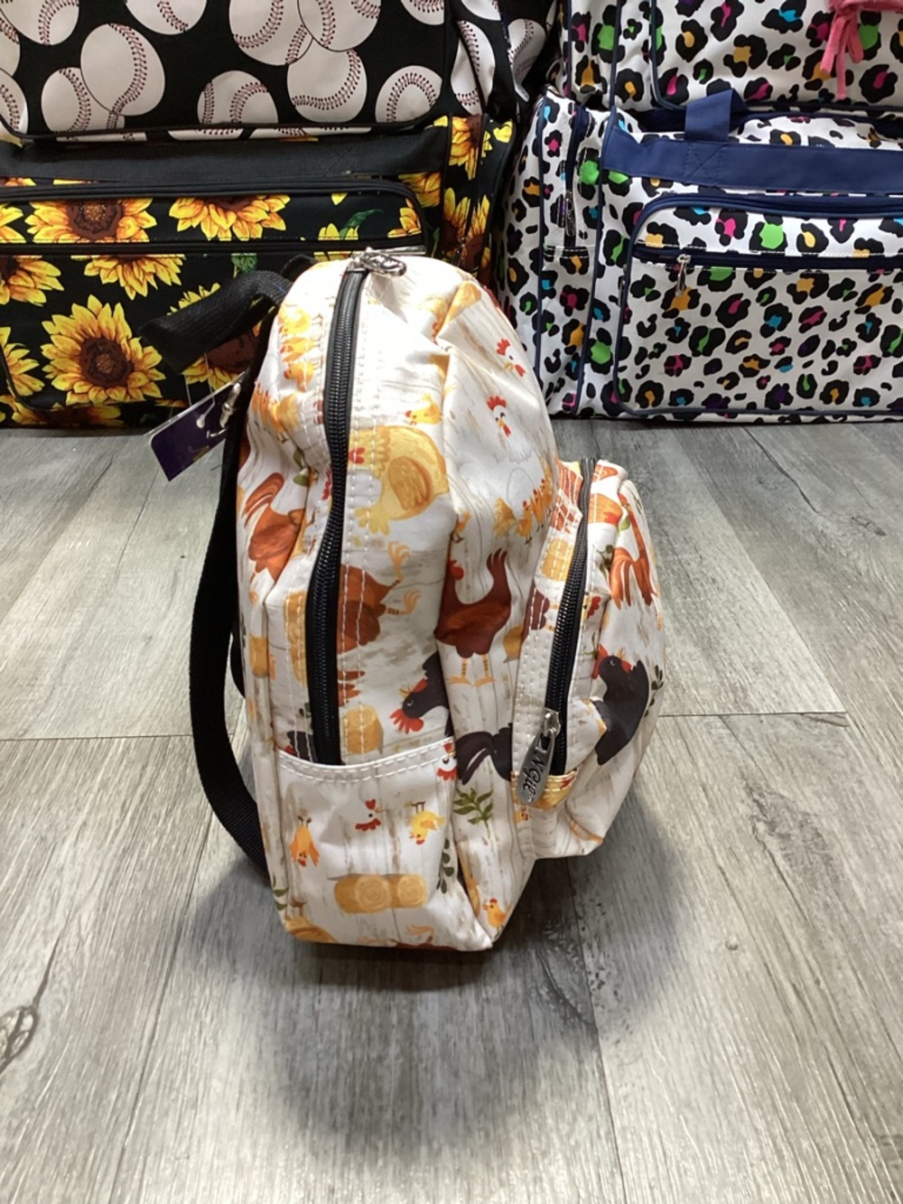 Small Chicken Backpack - Picture 2 of 3